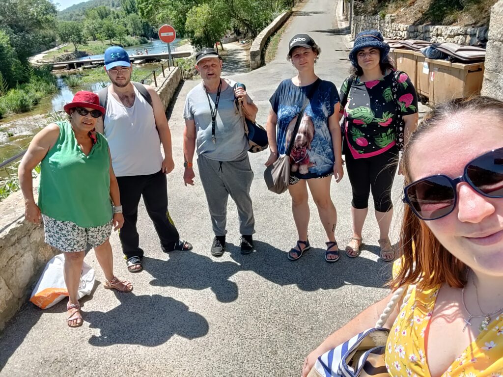 Photo de groupe au bord de la rivière (6 personnes)