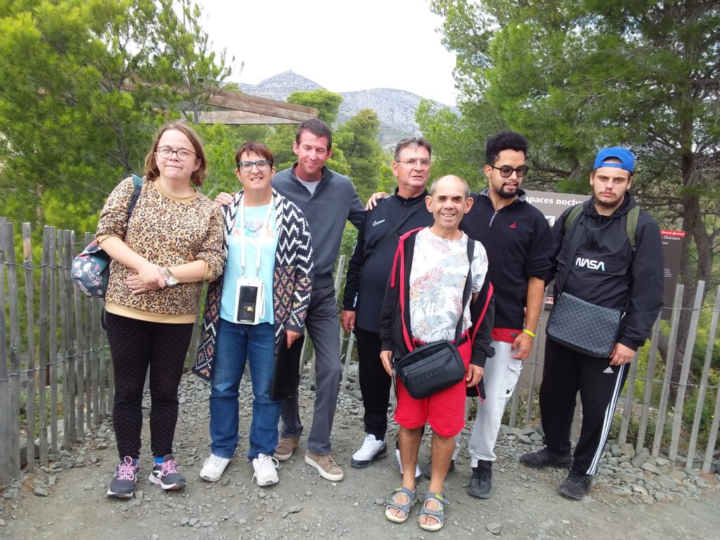 Photo de groupe dans le parc