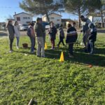 Un groupe ramasse les déchets