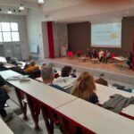 Dans l'amphithéâtre du lycée, ouverture de la séance avant la mise en route des ateliers thématiques