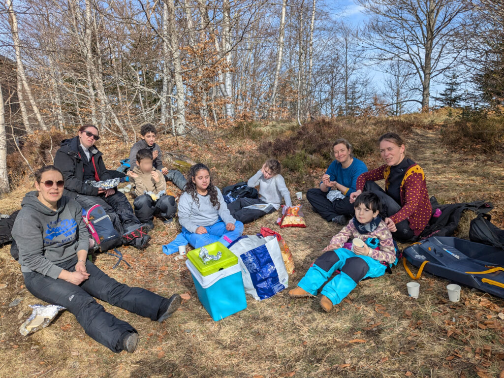 Photo de groupe durant le pique-nique